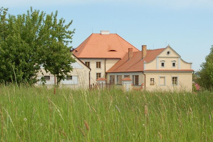 Zámek Růžkovy Lhotice